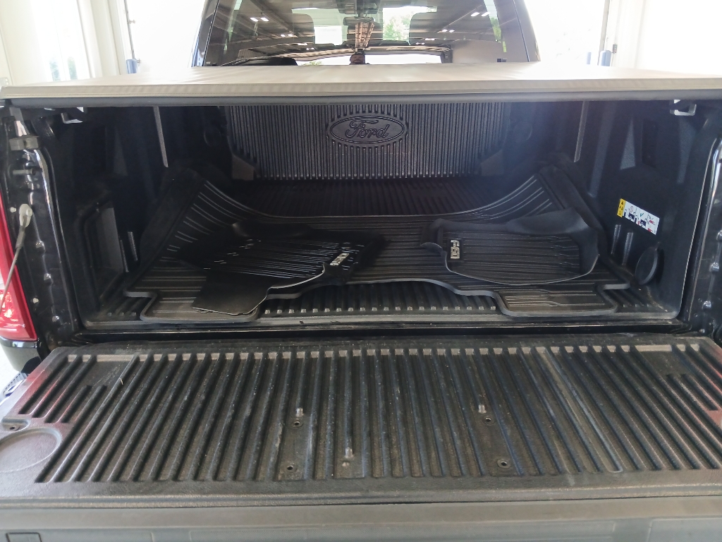 2023 Ford F-150 XLT photo 17