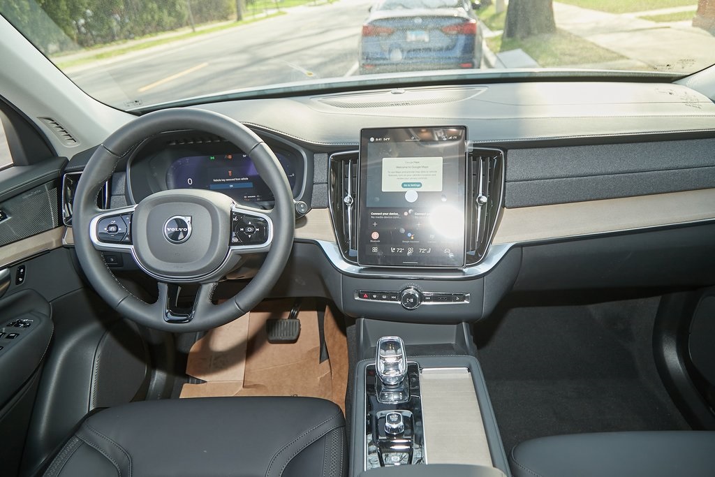 2025 VOLVO XC90 - Image 20