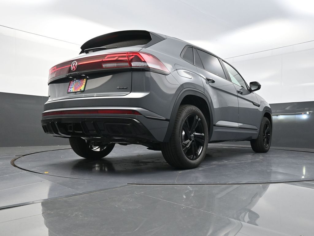 2025 Volkswagen Atlas Cross Sport SEL R-Line photo 21
