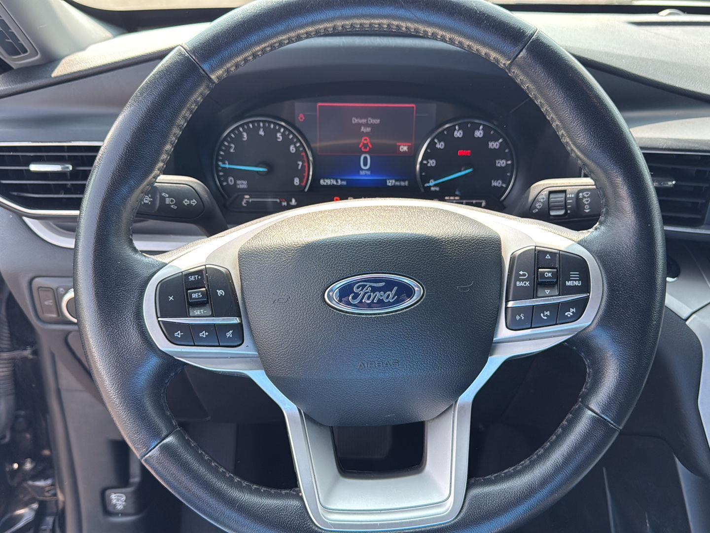 2023 Ford Explorer XLT photo 17