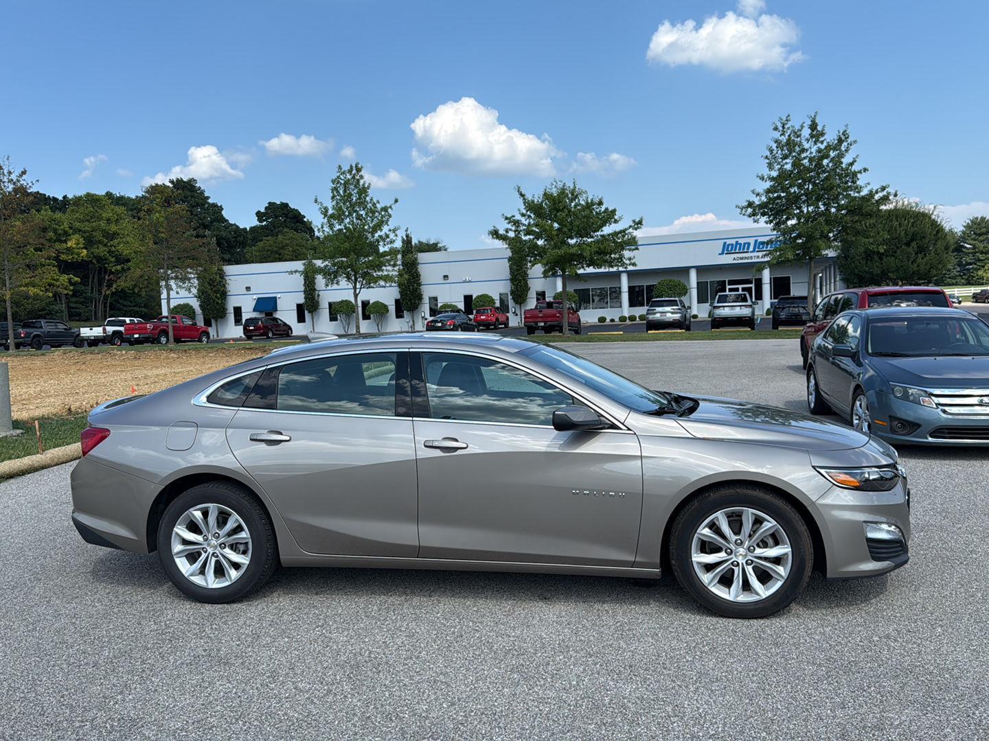2023 Chevrolet Malibu 1LT photo 4