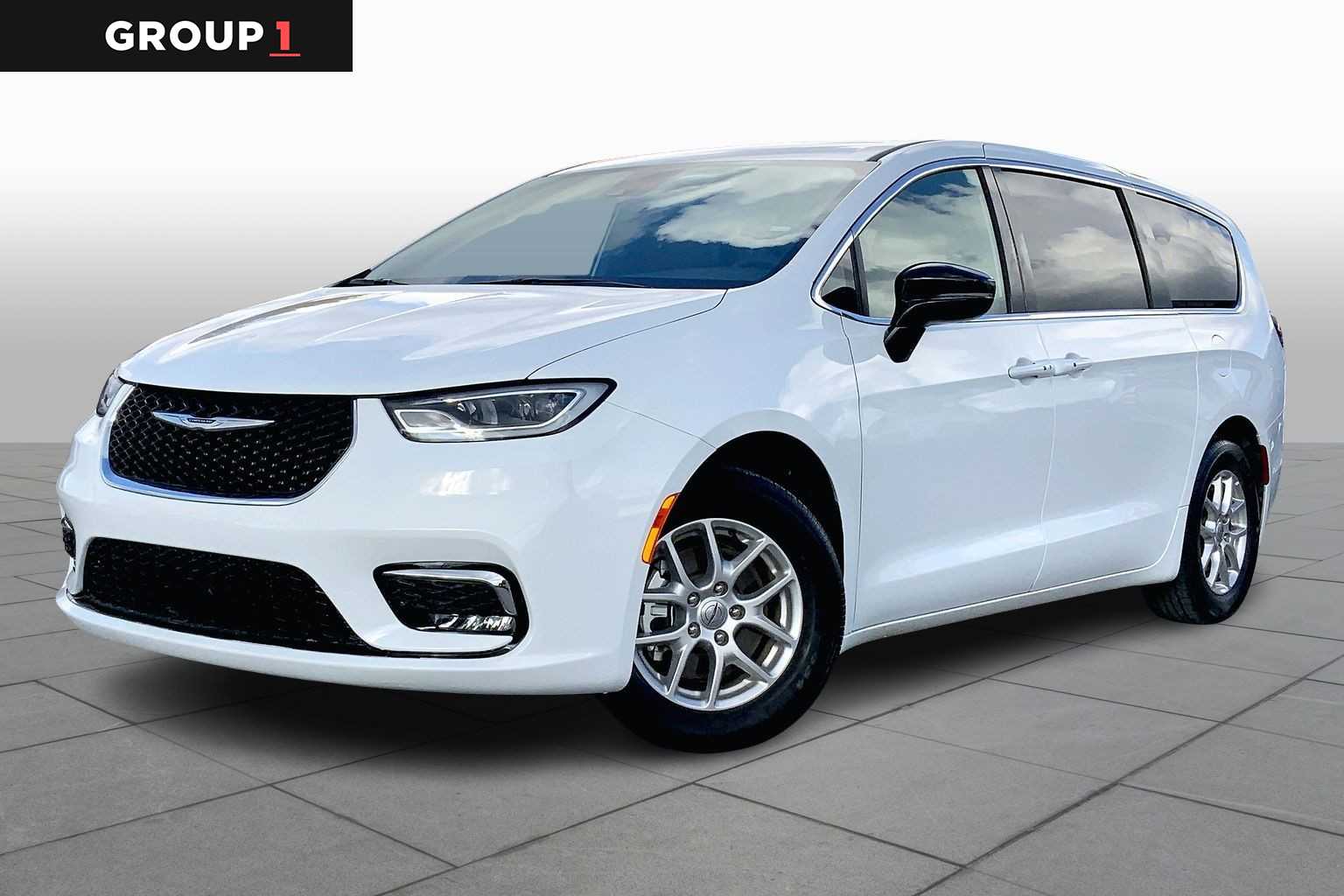 2025 Chrysler Pacifica Select