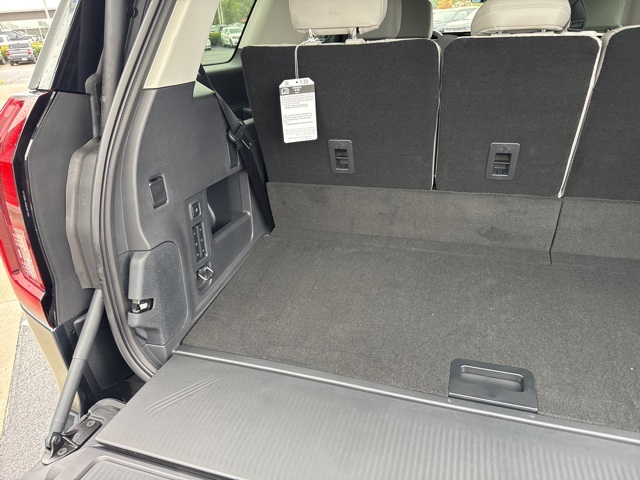 2025 Ford Expedition photo 34