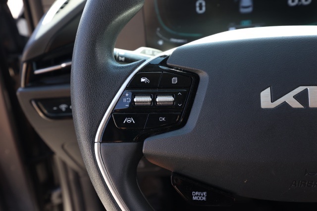 2023 Kia Niro LX photo 23
