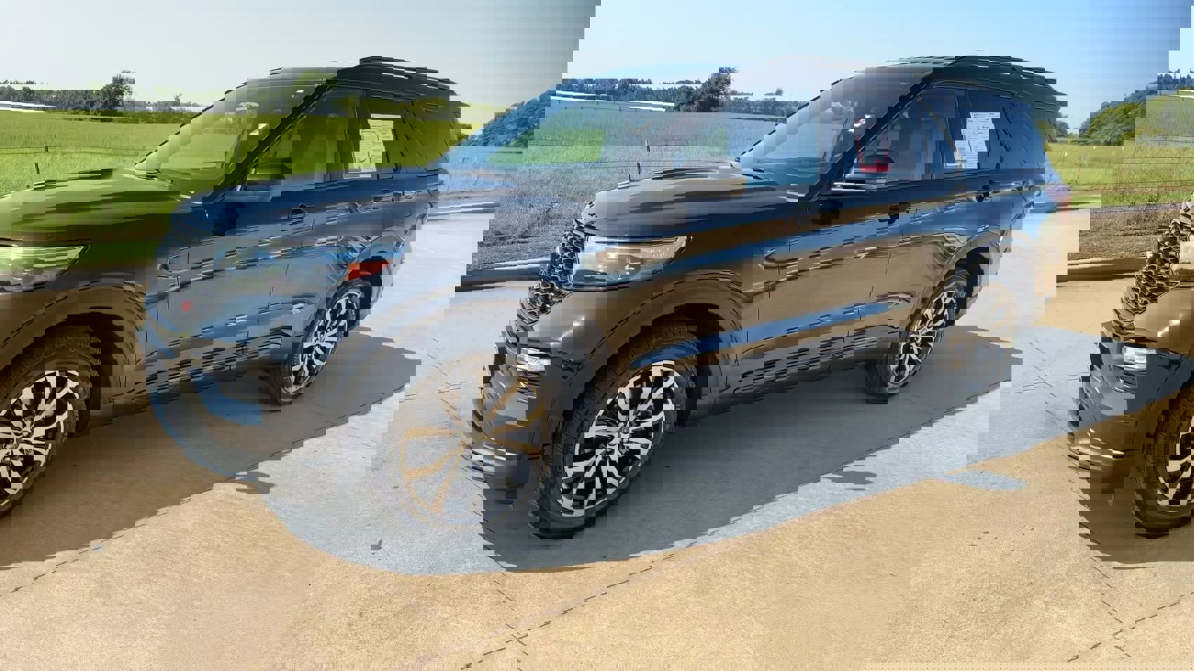 2020 Ford Explorer ST photo 5