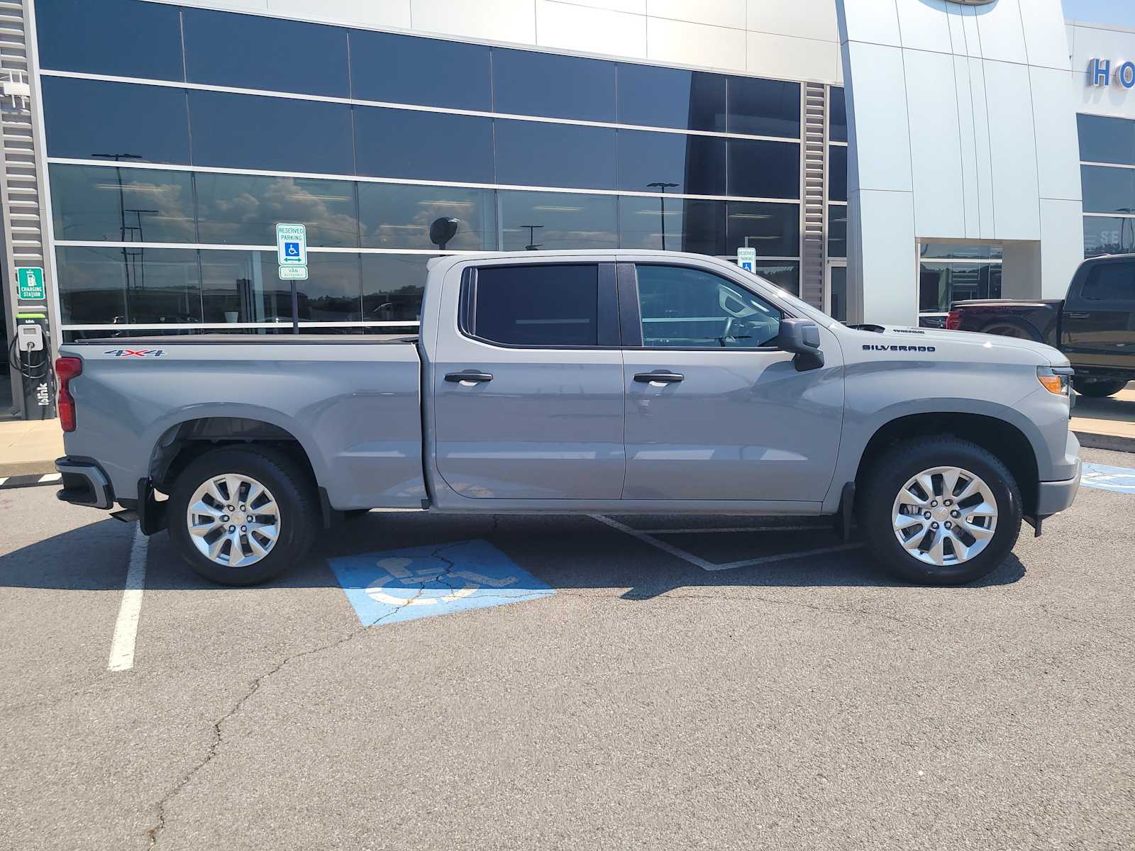 Used 2025 Chevrolet Silverado 1500 Custom with VIN 1GCPKBEK5SZ111768 for sale in Little Rock