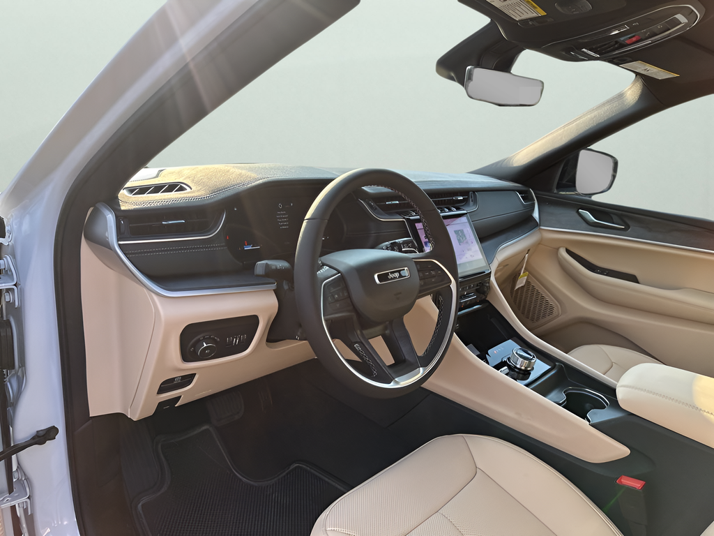 2025 Jeep Grand Cherokee Limited photo 22