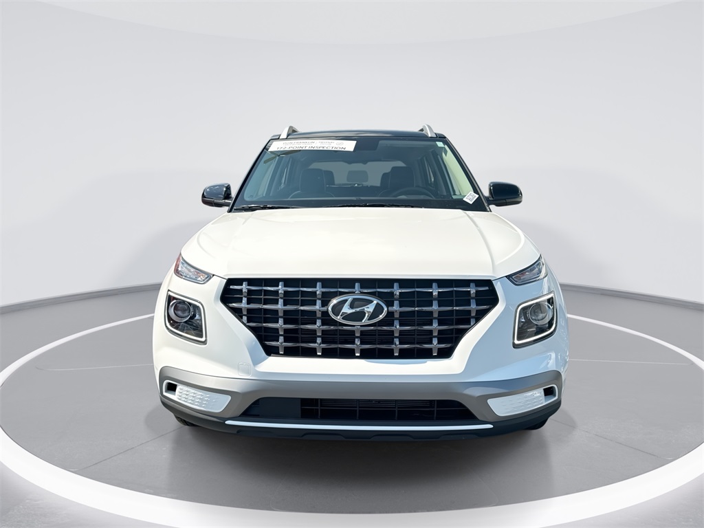 2025 Hyundai Venue Limited photo 2