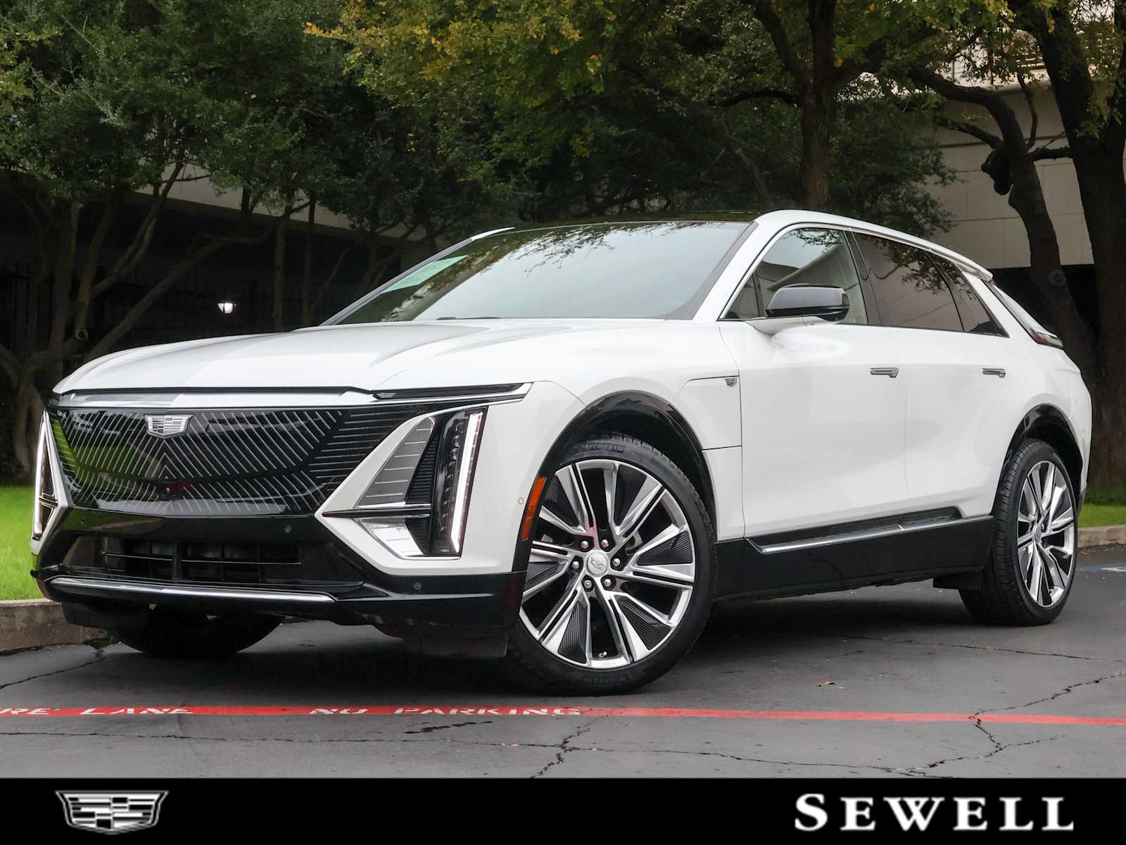 2024 Cadillac LYRIQ Luxury 3's photo