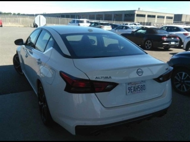 2023 Nissan Altima 2.5 SR photo 3