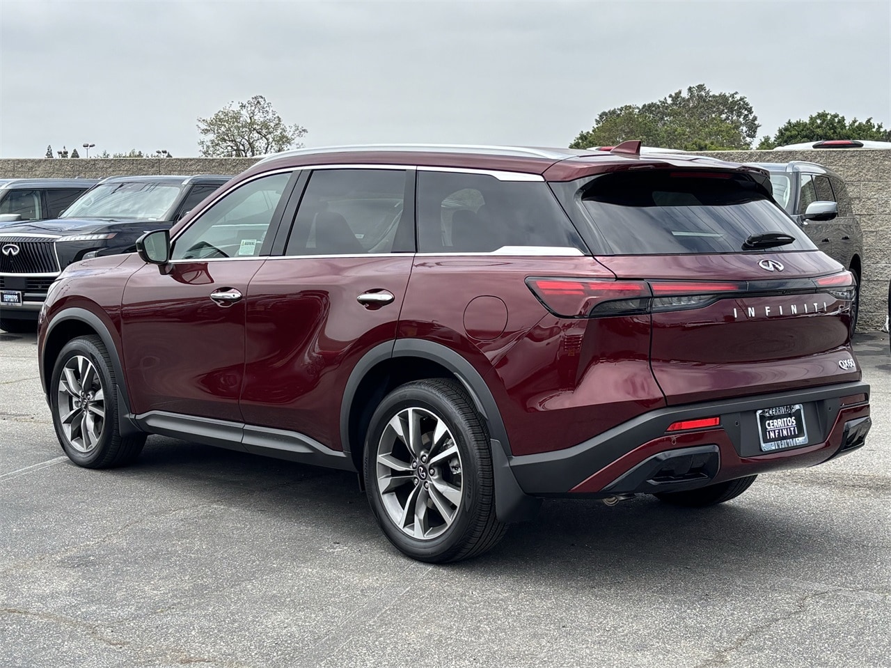 2025 Infiniti QX60 Luxe photo 2