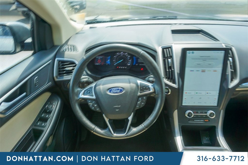 2022 Ford Edge SEL photo 4