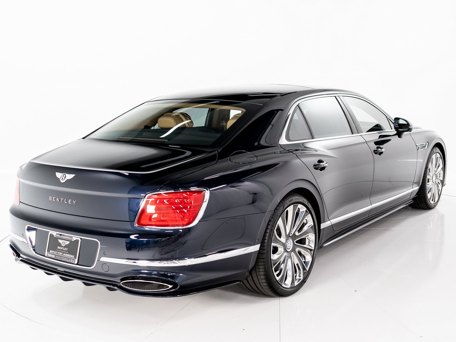 2025 Bentley Flying Spur Mulliner photo 5