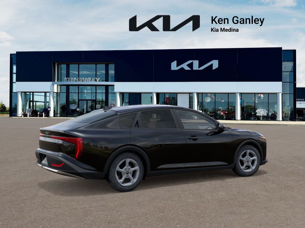 2025 Kia K4 LXS photo 6