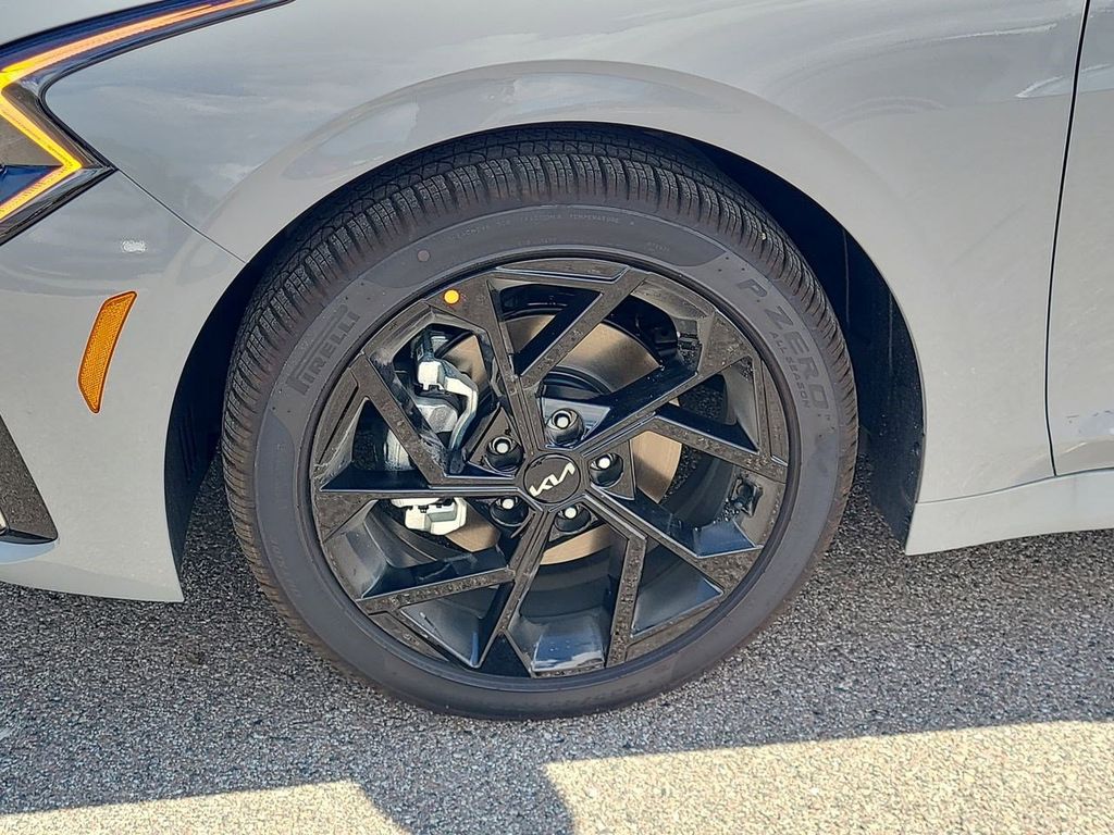 2026 Kia K5 GT-Line photo 11
