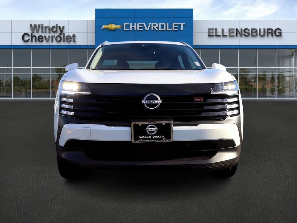 2025 Nissan Kicks SR photo 2