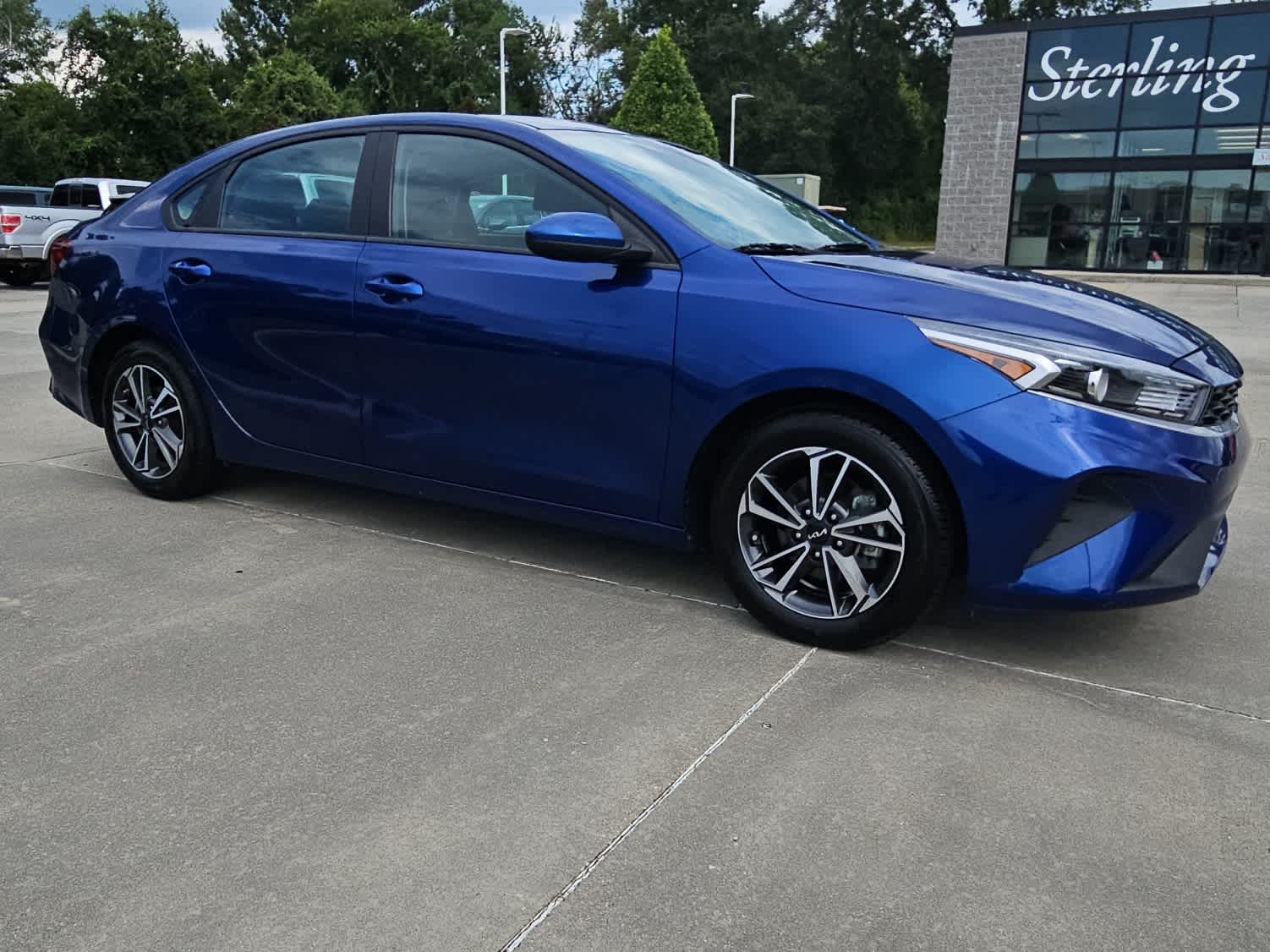 2023 Kia Forte LXS photo 2
