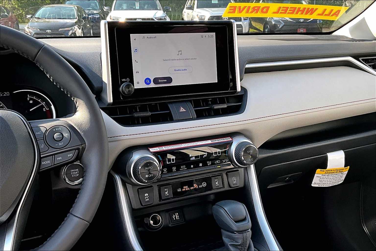 2025 Toyota RAV4 XLE photo 5