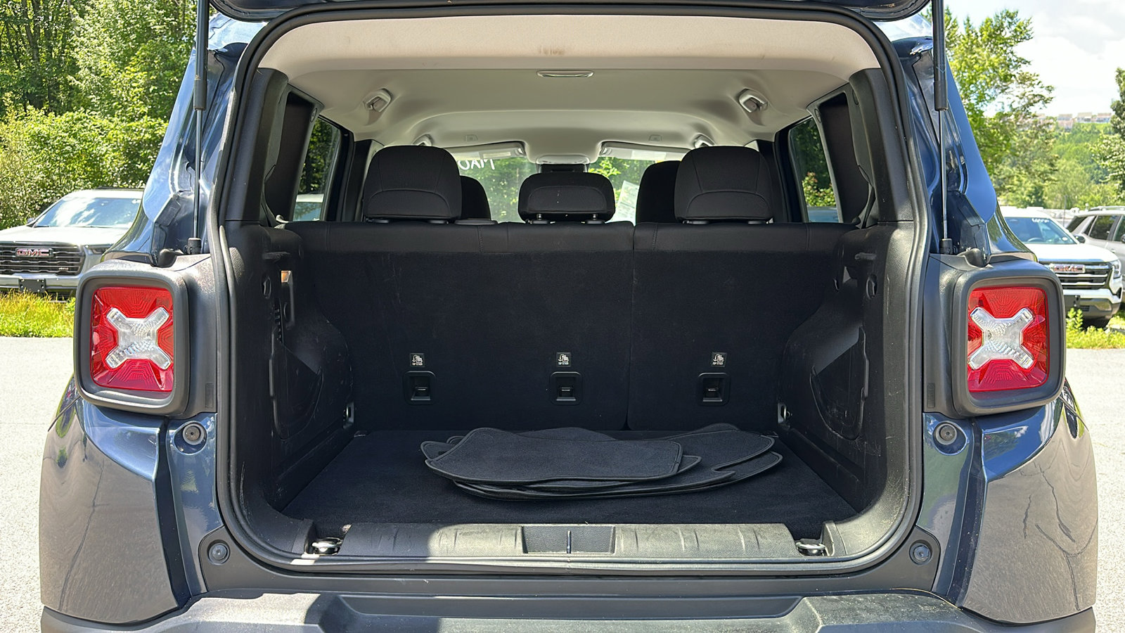 2021 Jeep Renegade Latitude photo 24