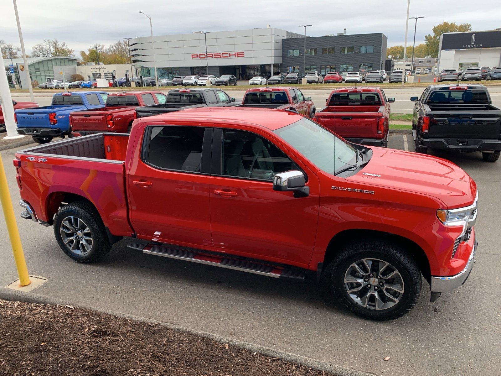 2026 Chevrolet Silverado 1500 LT photo 4