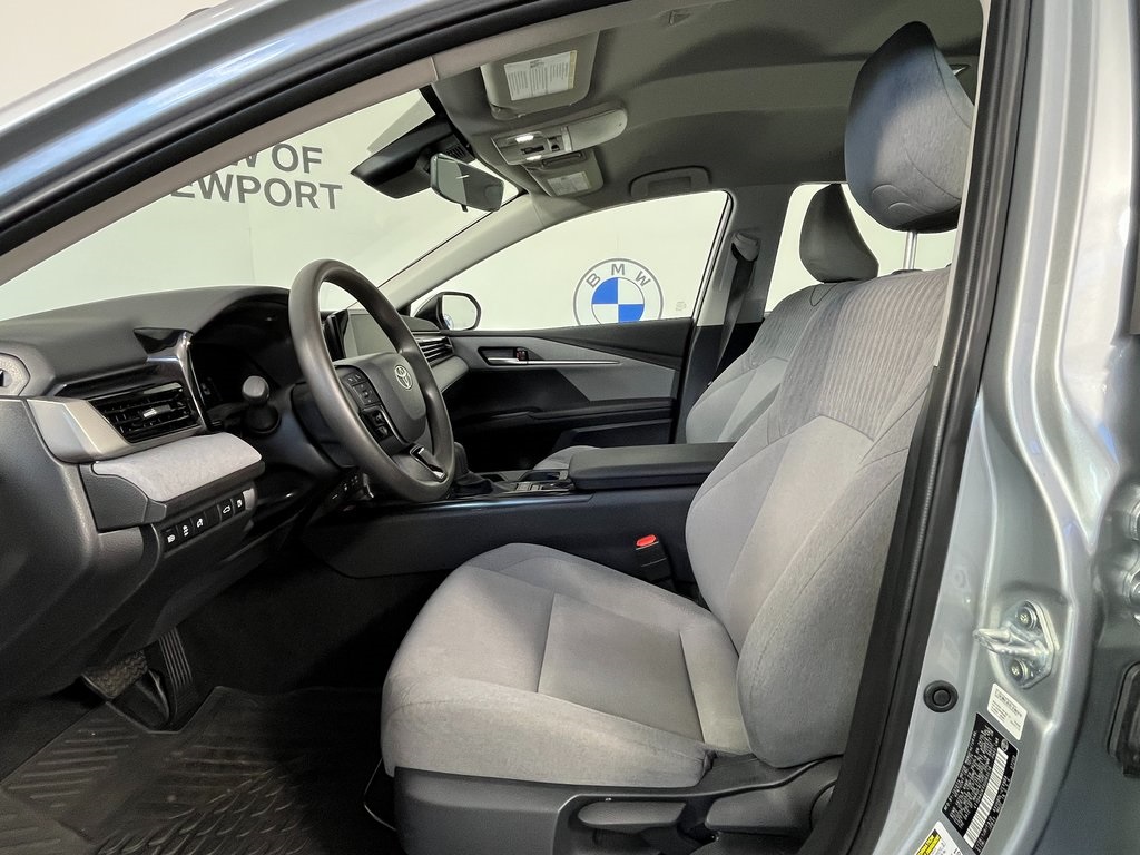 2025 Toyota Camry LE photo 19