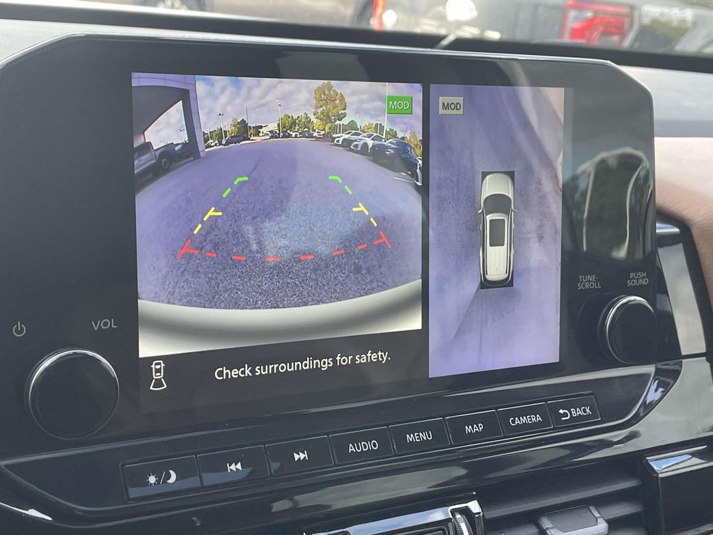 2024 Nissan Pathfinder Platinum photo 25