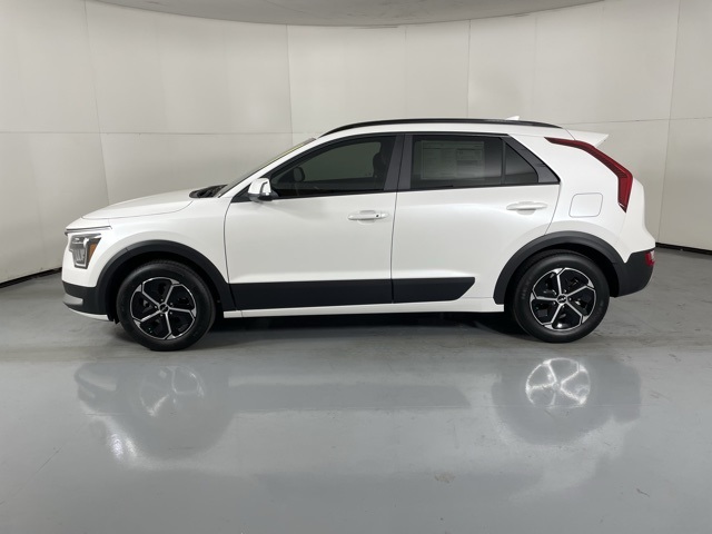 2025 Kia Niro EX photo 3