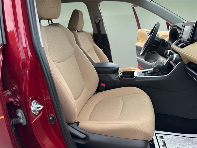 2021 Toyota RAV4 XLE photo 15