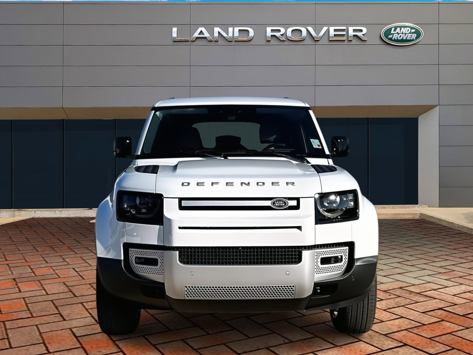 2025 Land Rover Defender 110 S photo 3
