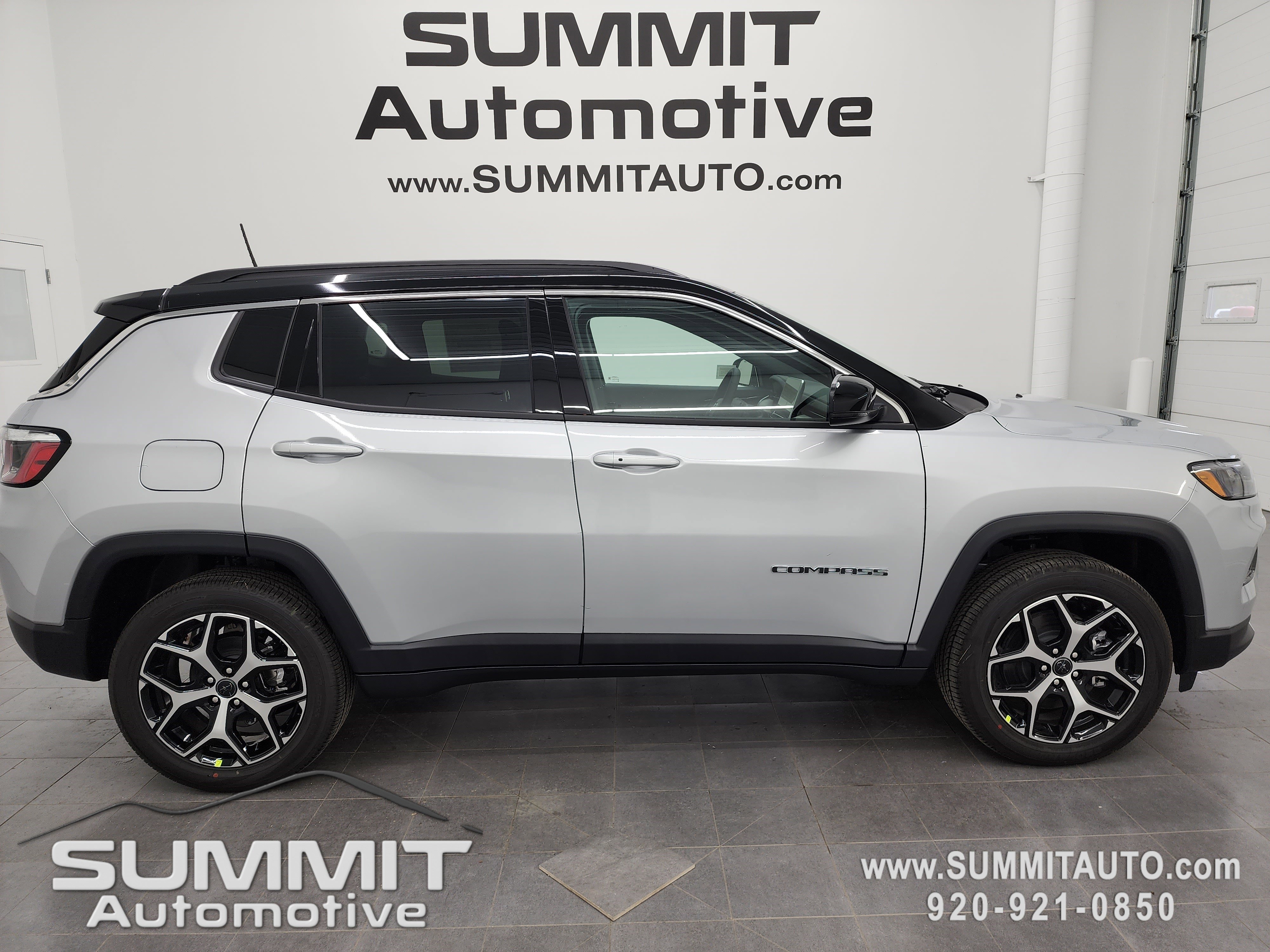 2026 Jeep Compass Limited's photo