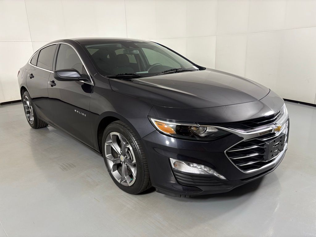 2023 Chevrolet Malibu 1LT photo 2