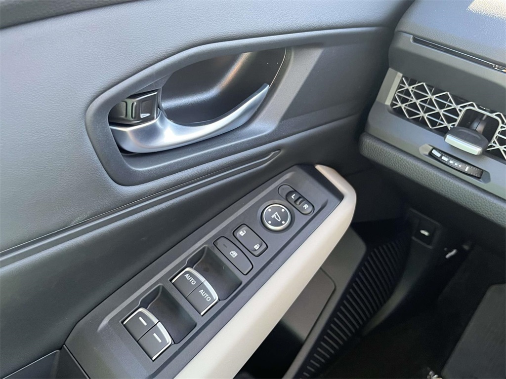 2025 Honda Accord 1.5T SE photo 25