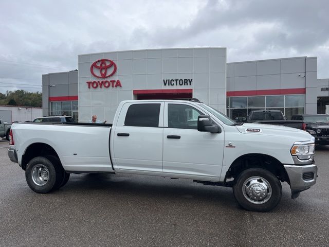 2024 Ram 3500 Tradesman photo 3