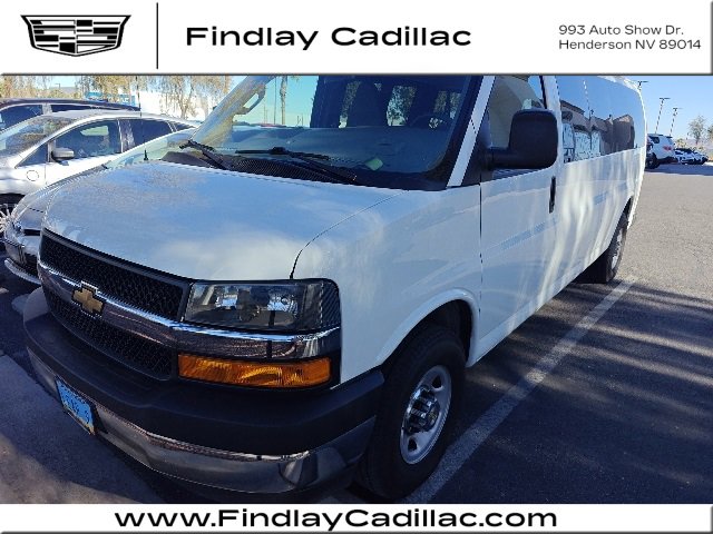 2024 Chevrolet Express Passenger LT's photo