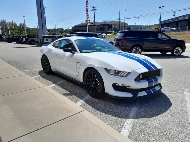 2018 Ford Mustang Shelby GT350 photo 2