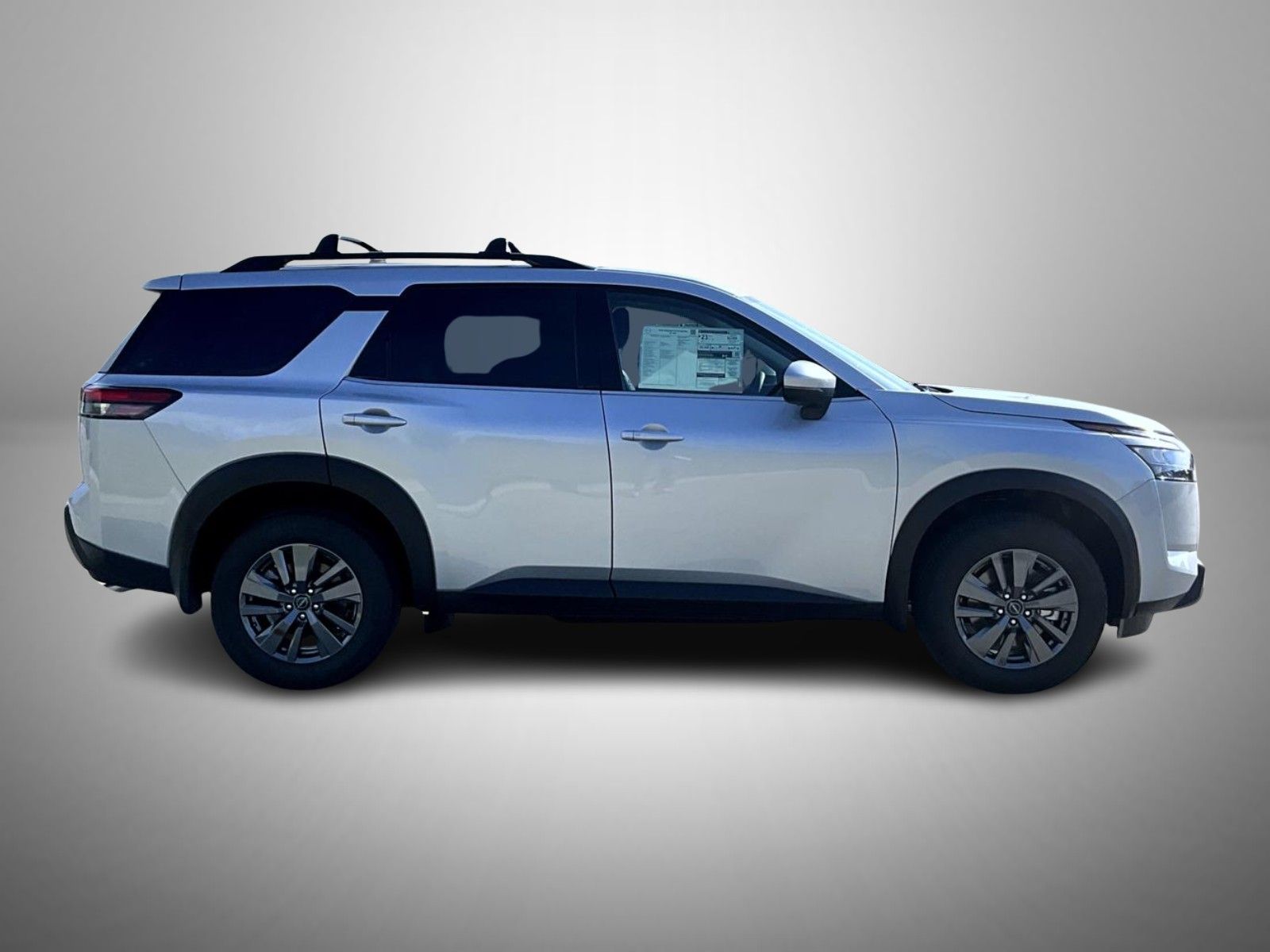 2025 Nissan Pathfinder SV photo 4