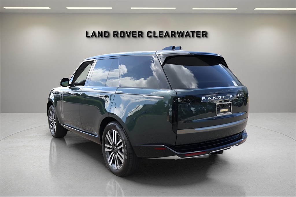 2025 Land Rover Range Rover SE photo 3