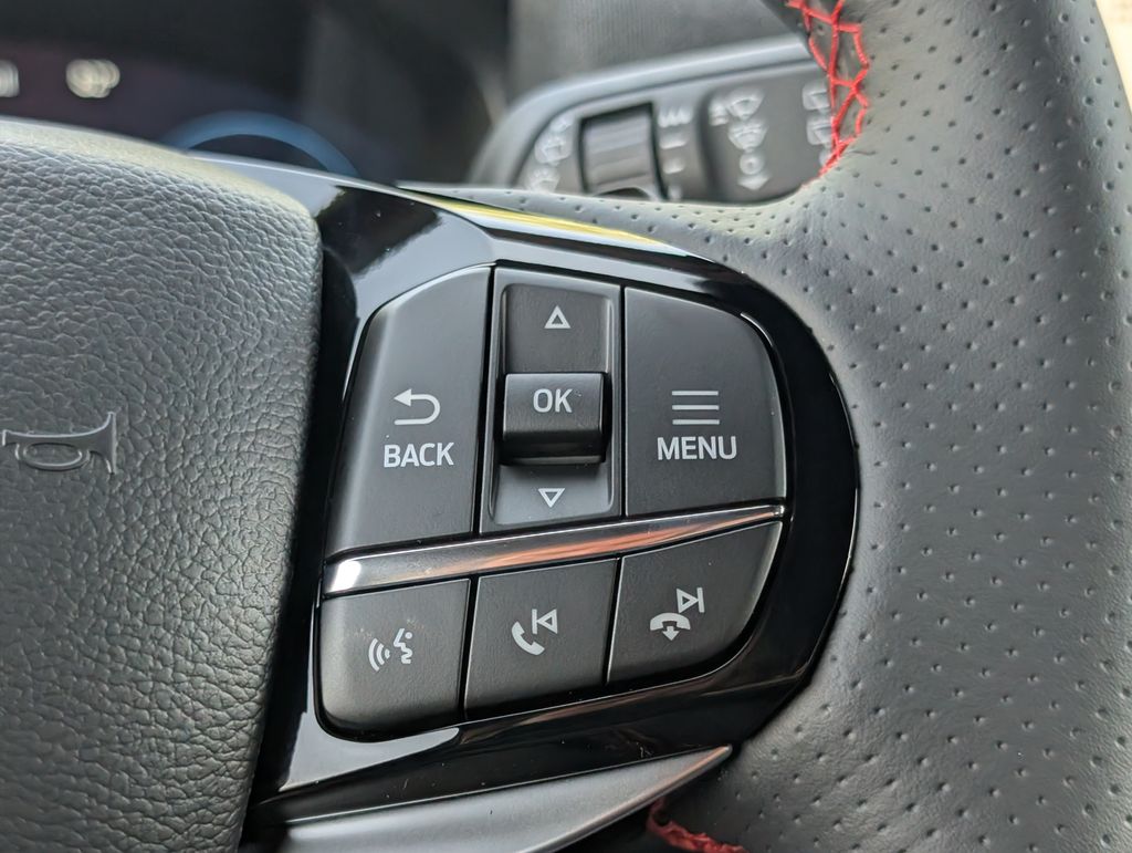 2025 Ford Explorer ST photo 8
