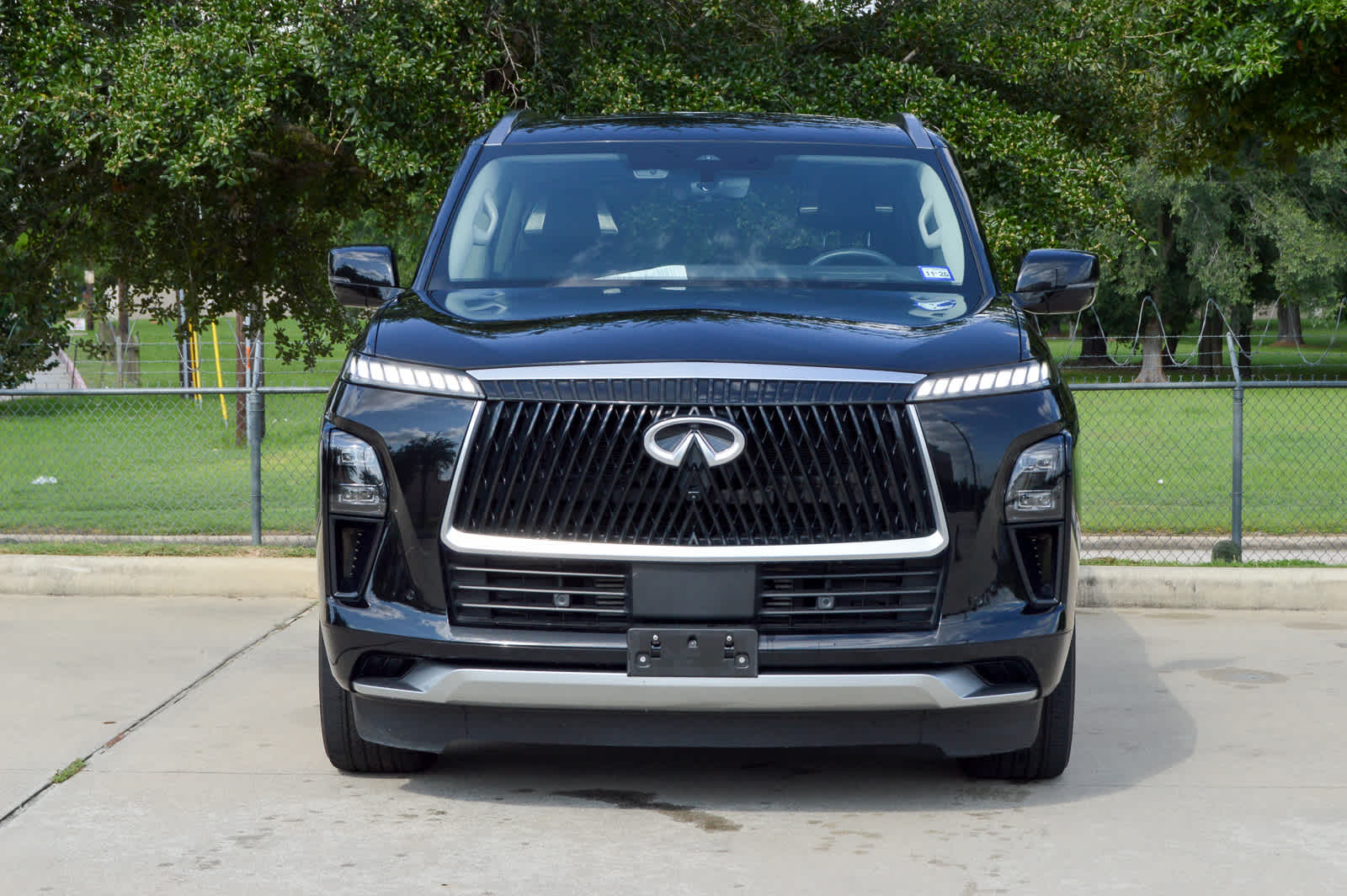 2025 Infiniti QX80 Sensory photo 2