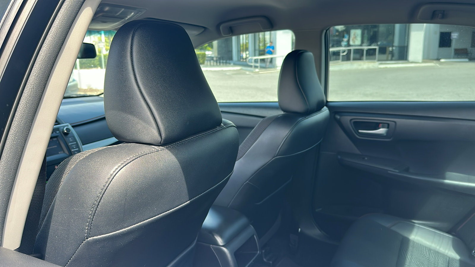 2017 Toyota Camry LE photo 16