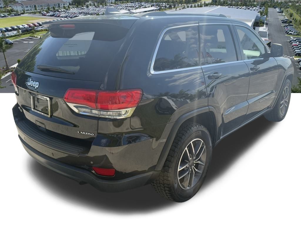 2019 Jeep Grand Cherokee Laredo E photo 3
