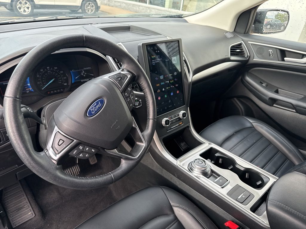 2024 Ford Edge SEL photo 18