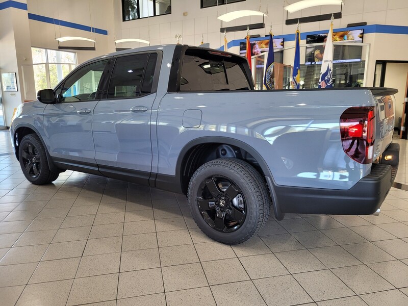 2025 Honda Ridgeline Black Edition photo 4