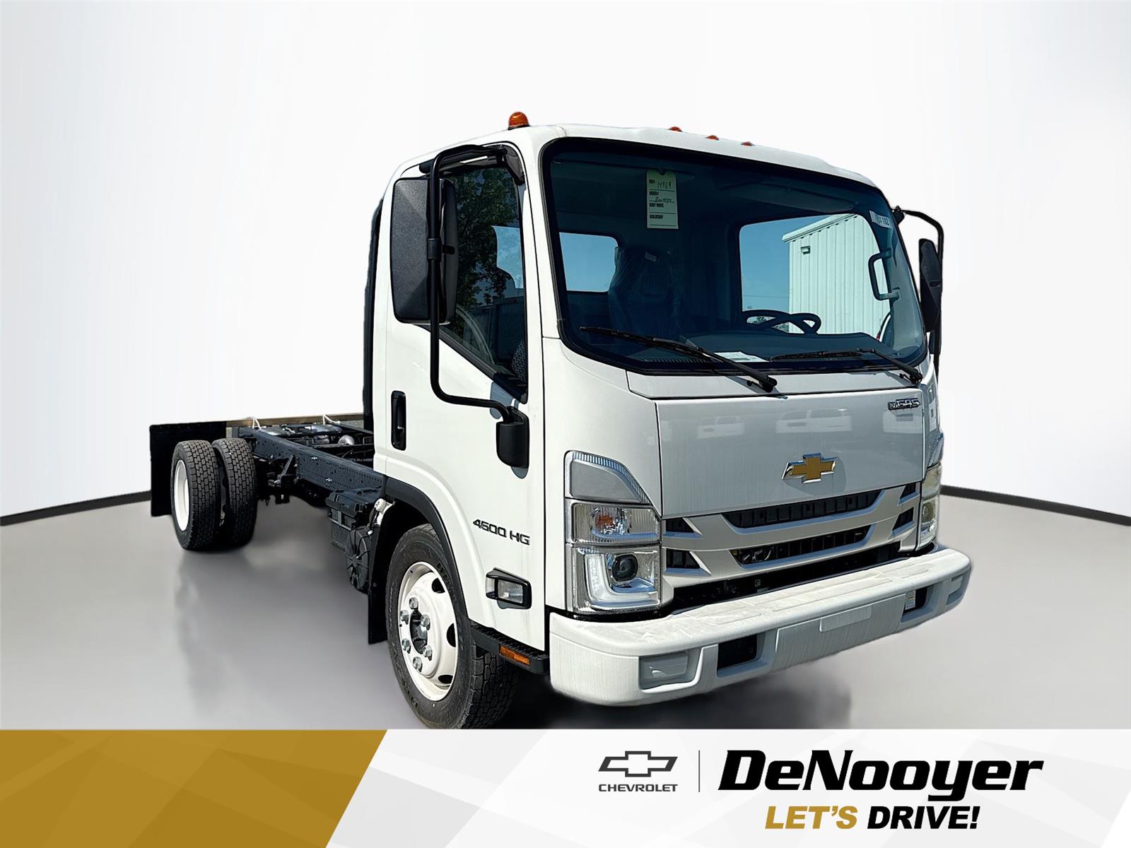 2024 Chevrolet Low Cab Forward Base's photo