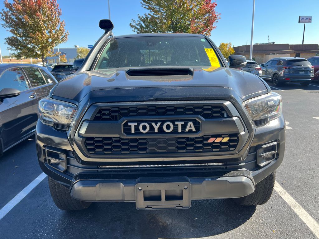 2019 Toyota Tacoma TRD Pro photo 3