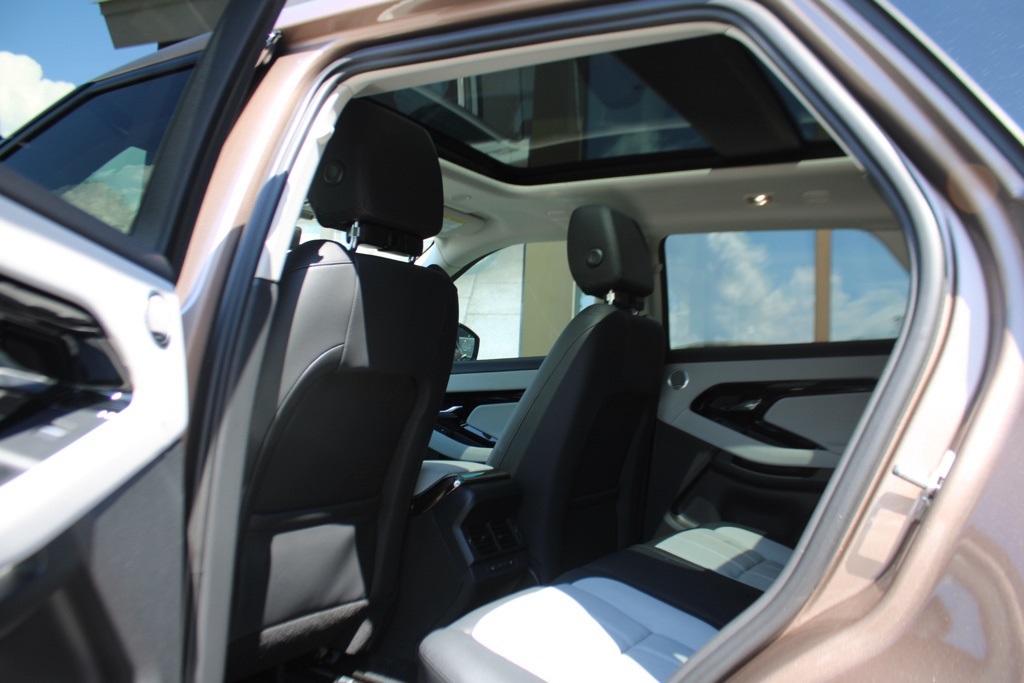2024 Land Rover Range Rover Evoque Dynamic SE photo 21