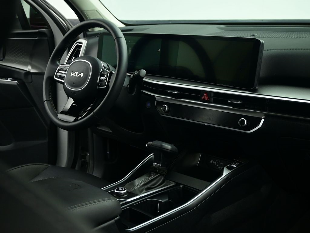 2025 Kia Sorento S photo 16