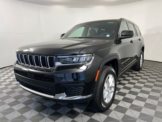 2025 Jeep Grand Cherokee Laredo X photo 2