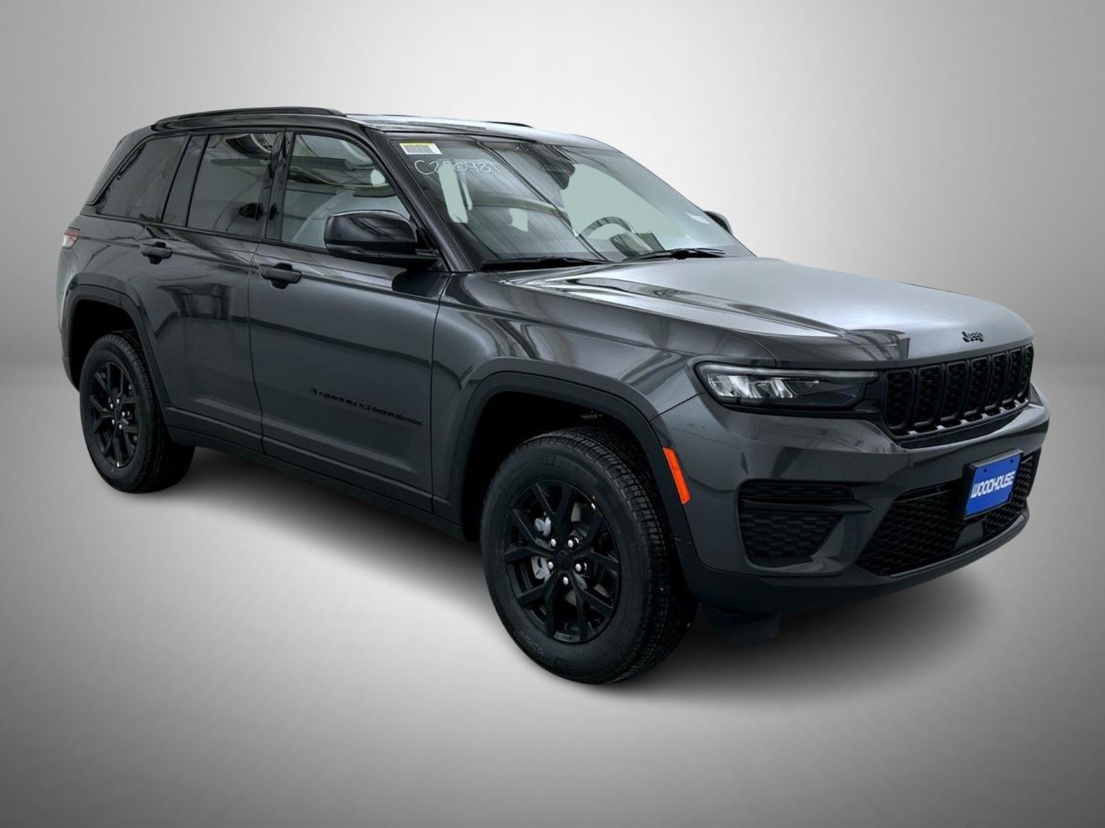 2025 Jeep Grand Cherokee Laredo Altitude photo 3