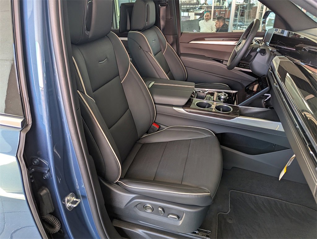 2025 Cadillac Escalade Premium Luxury photo 42
